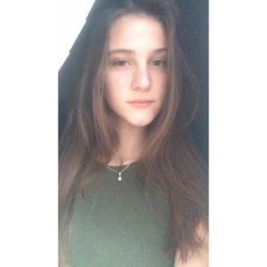 Meet your Posher, Alyssa